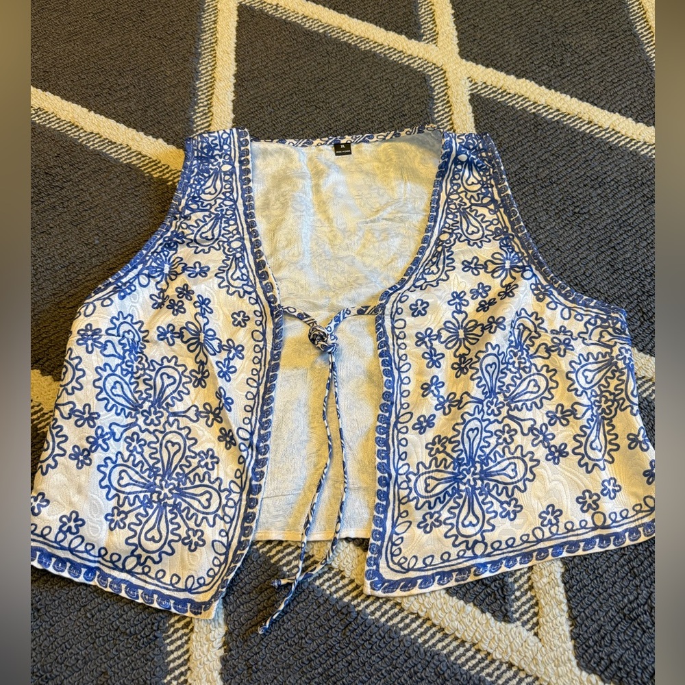 Floral Embroidered Women's Vest